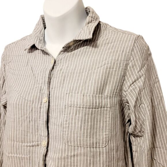 2/$20 Vintage Y2K Grey & White Stripes Buttons Down Shirt Top Size: M - Picture 3 of 5